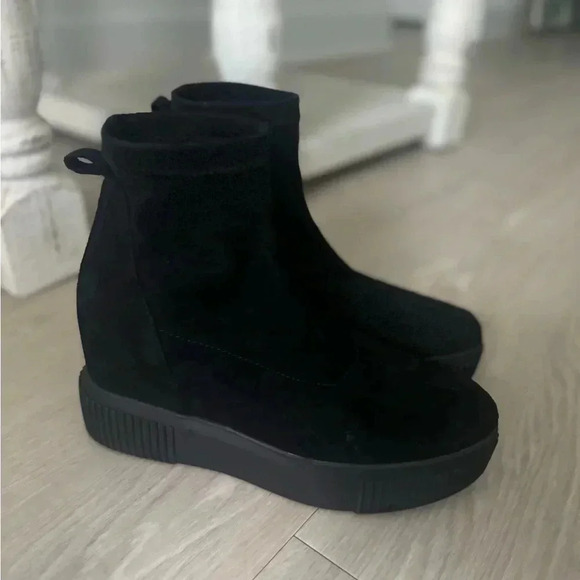 STEVE MADDEN
Women's Freshly Wedge Sock Booties - Picture 7 of 10